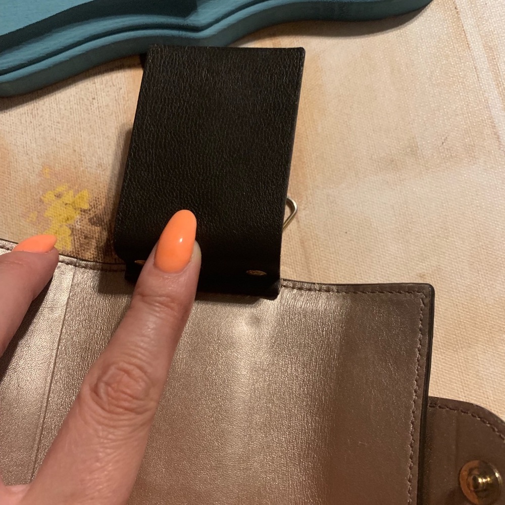 Authentic Gucci key case - Picture 5 of 8